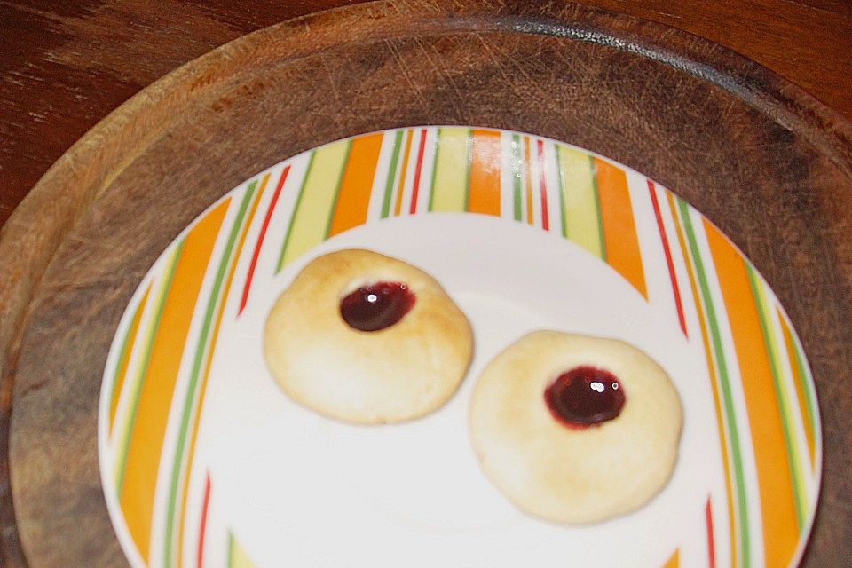 Marzipanbällchen mit Himbeergelee - Füllung