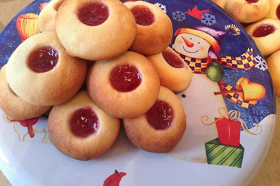 Marzipanbällchen mit Himbeergelee - Füllung