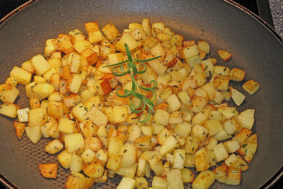 Bratkartoffeln nach mediterraner Art