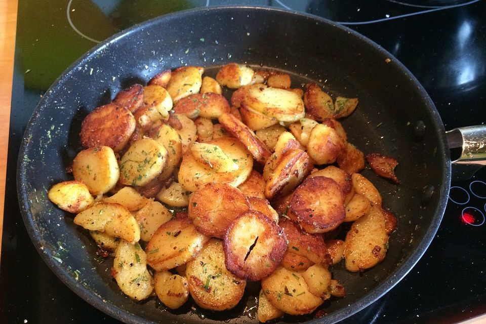 Bratkartoffeln nach mediterraner Art