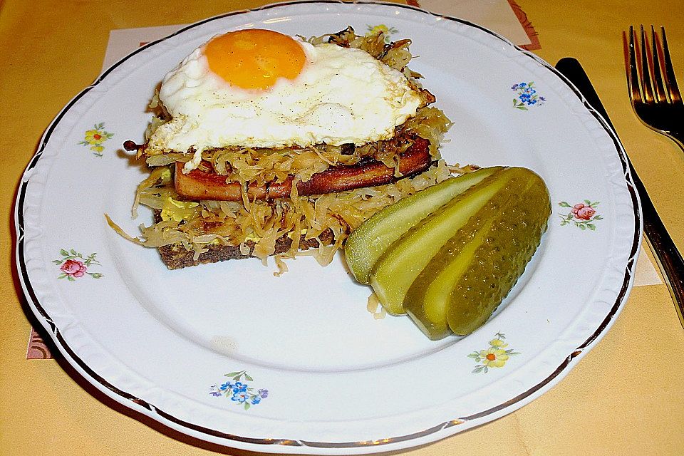 Strammer Max mit Leberkäse